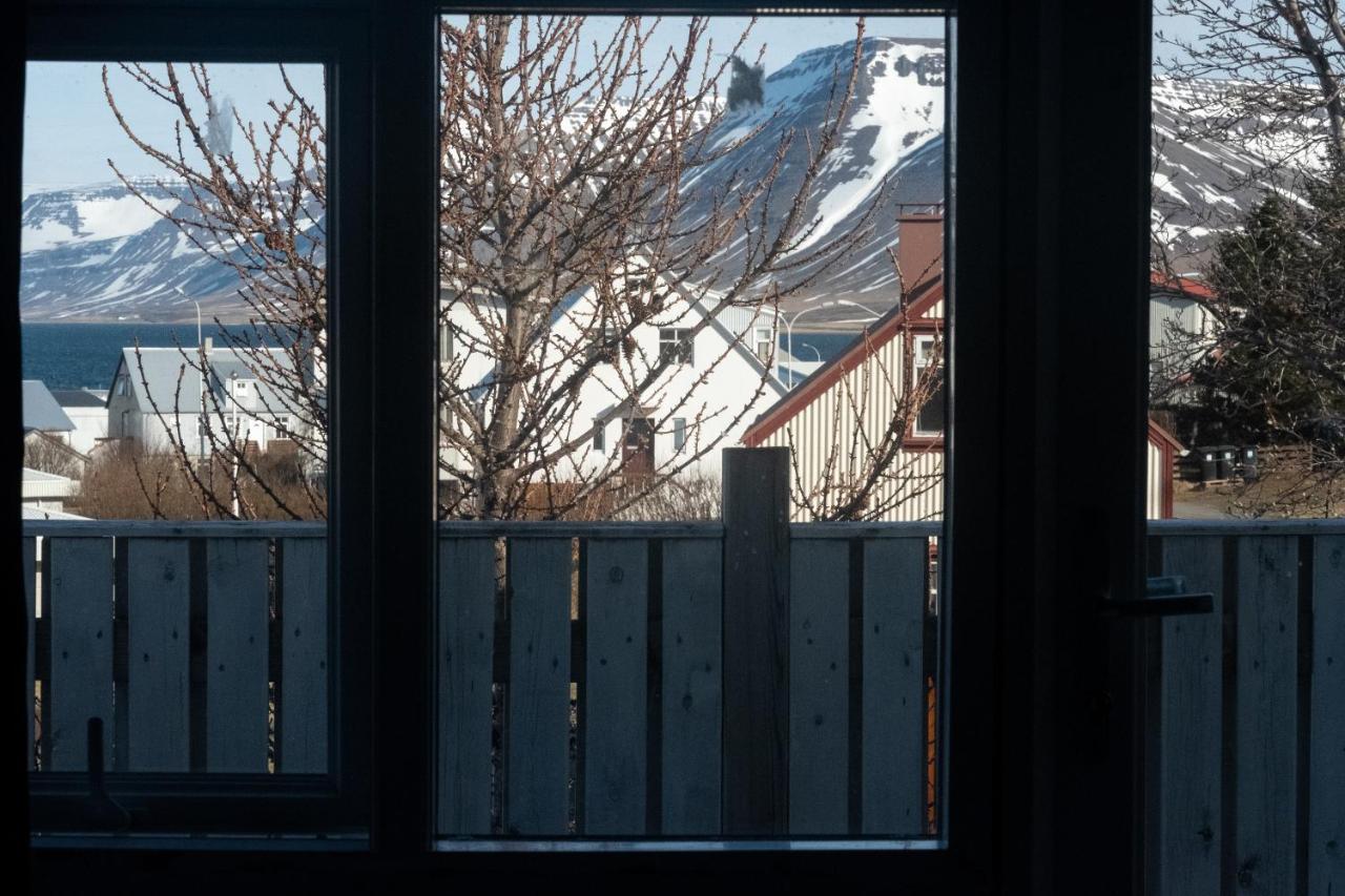 The Guesthouse By The Fjord Thingeyri Exterior foto