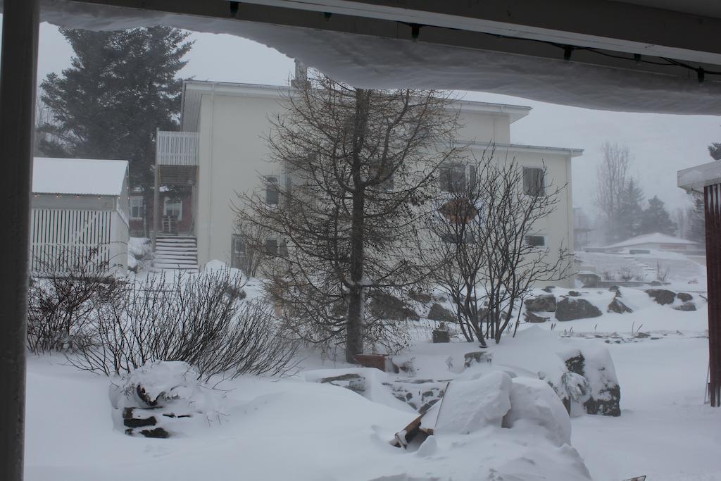 The Guesthouse By The Fjord Thingeyri Exterior foto
