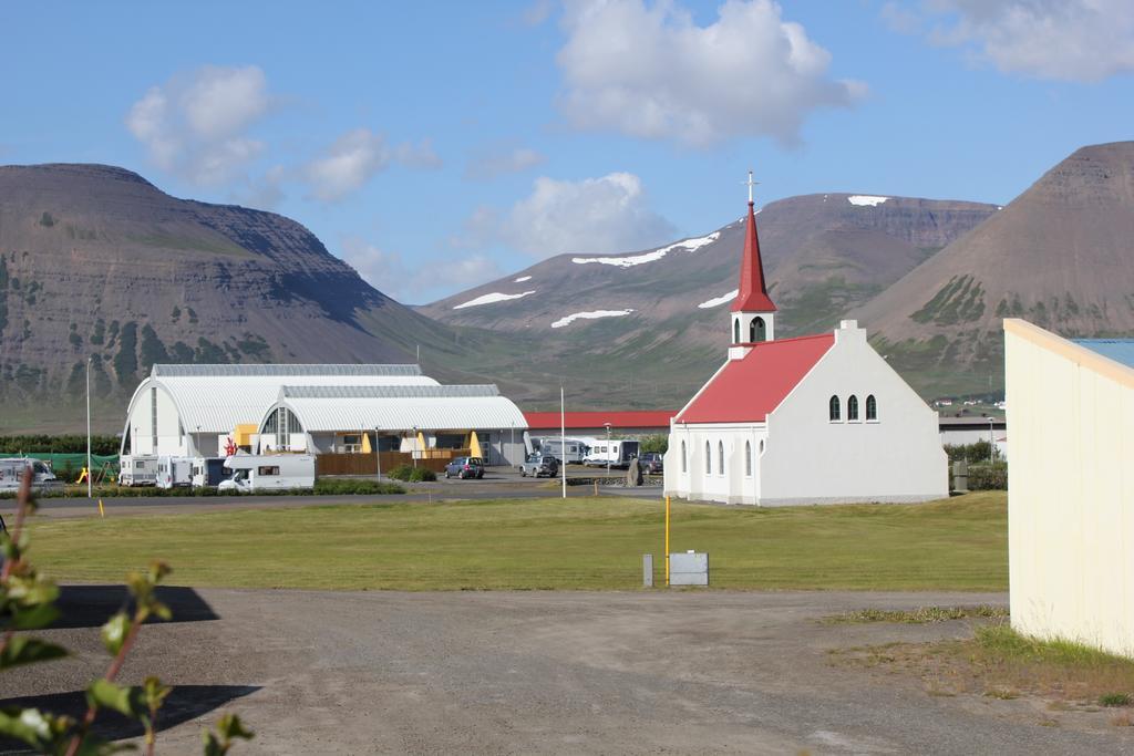 The Guesthouse By The Fjord Thingeyri Exterior foto